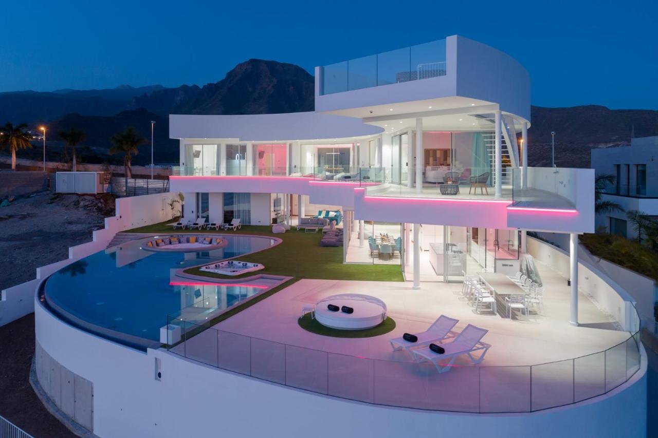 Karat Villa Fibonacci アデヘ エクステリア 写真